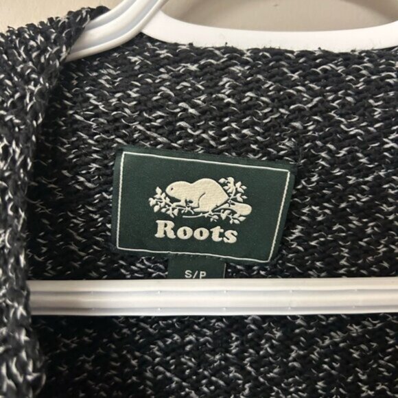 Roots Black & White Knit Pullover Sweater - Picture 4 of 5